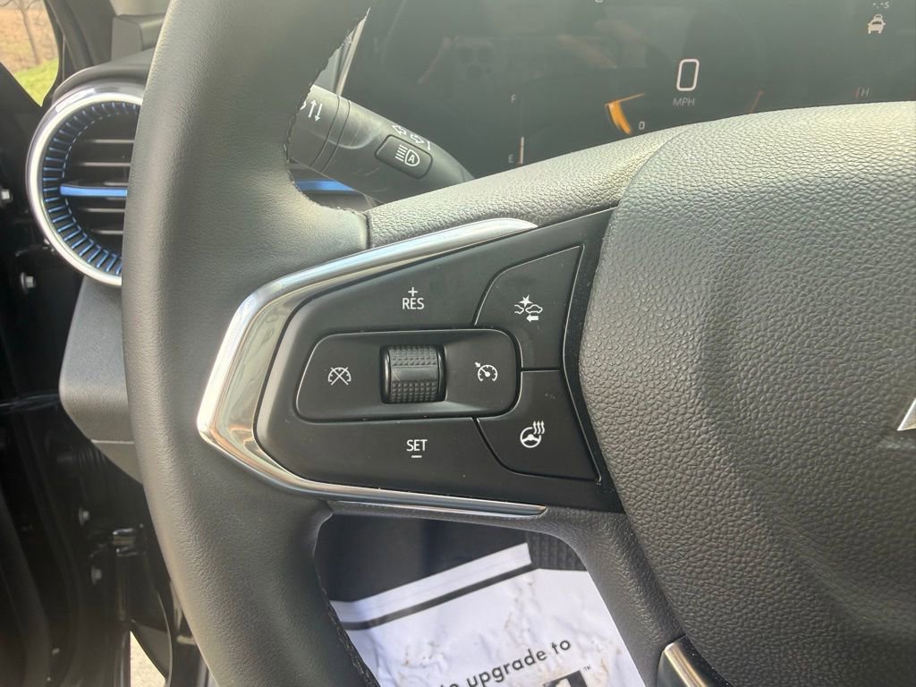 Used 2025 Chevrolet Trax LT w/ LT Convenience Package image 29