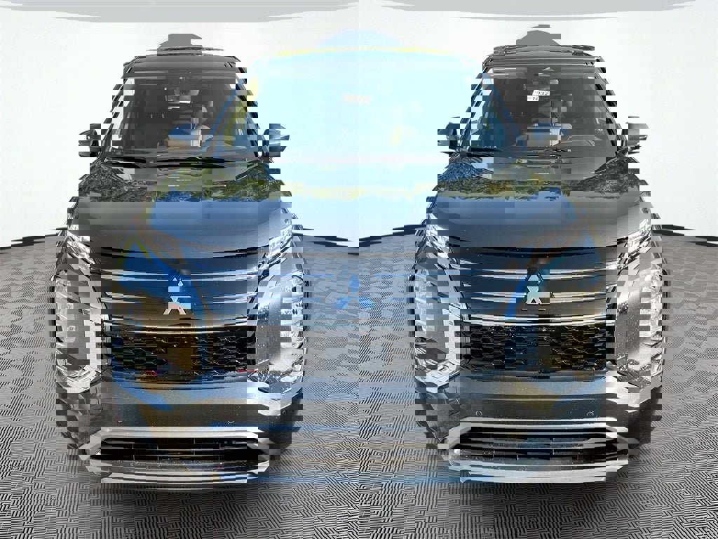 New 2025 Mitsubishi Outlander SE image 2