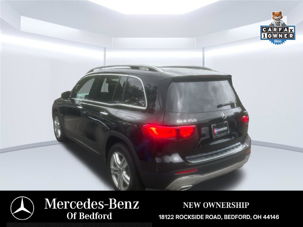 Used 2023 Mercedes-Benz GLB 250 4MATIC image 2