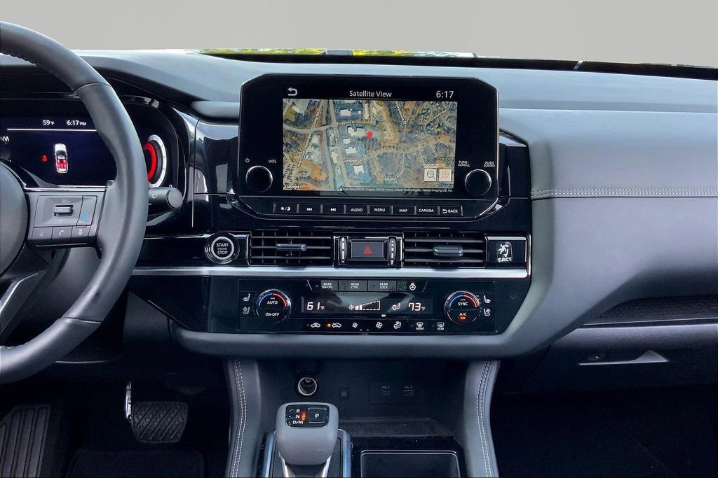 Used 2024 Nissan Pathfinder Platinum image 7