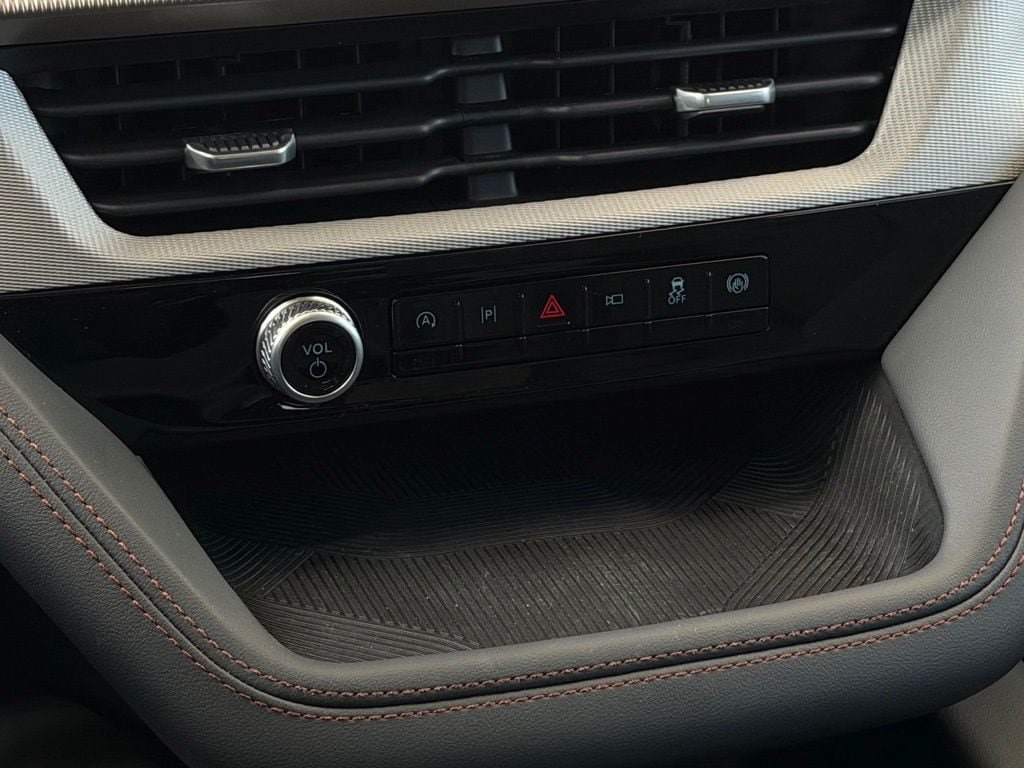 New 2026 Ford Explorer Active w/ Active Comfort Package RWD image 15