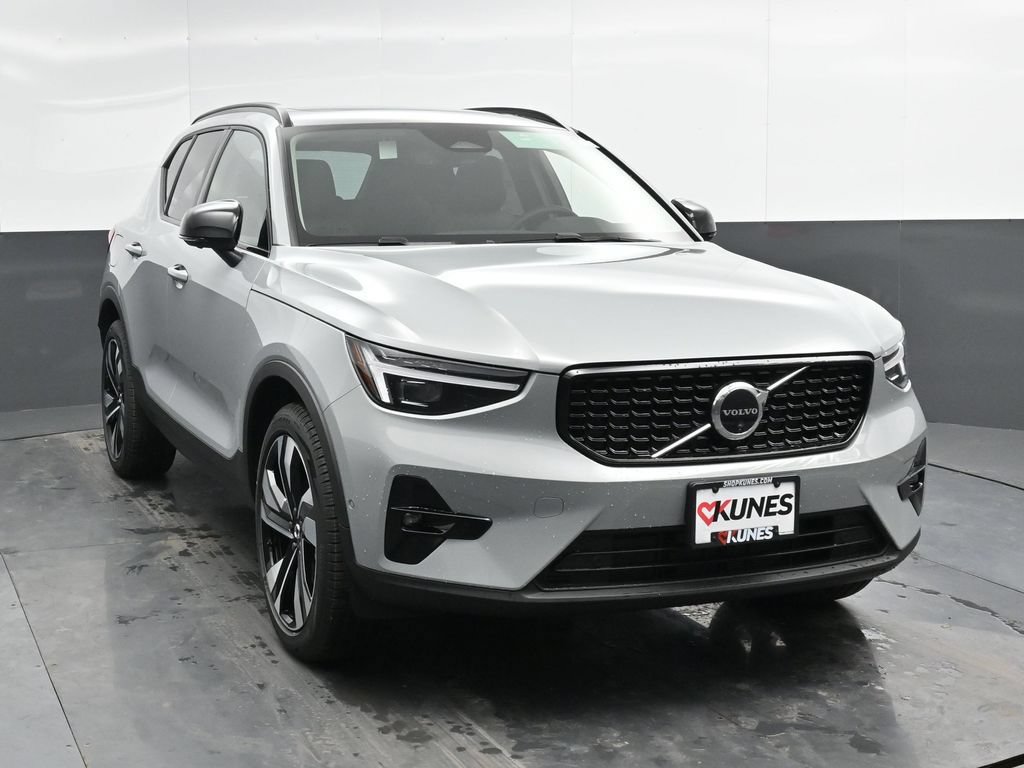 Used 2025 Volvo XC40 B5 Ultra w/ Climate Package AWD/4WD image 6