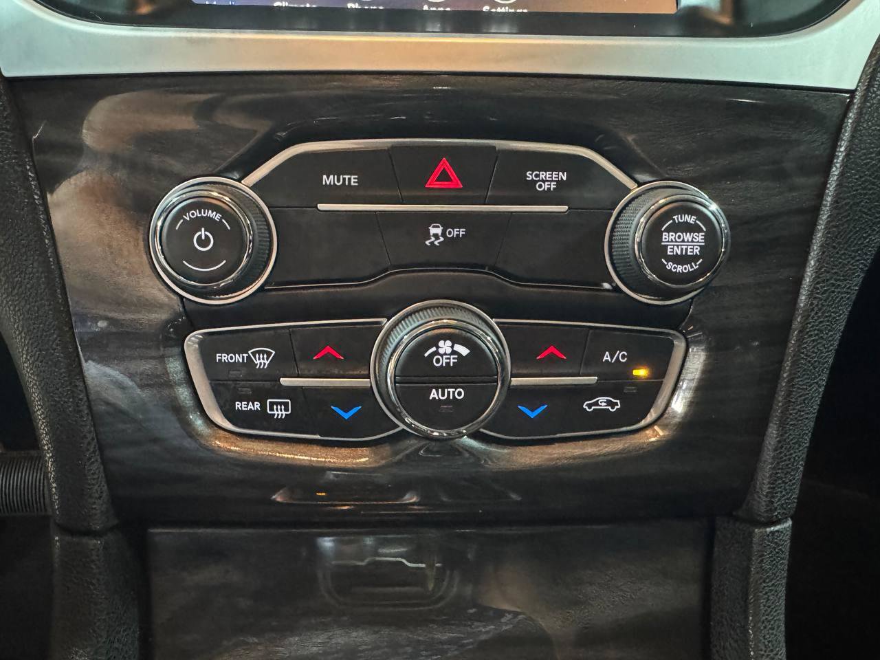 Used 2022 Chrysler 300 Touring RWD image 25