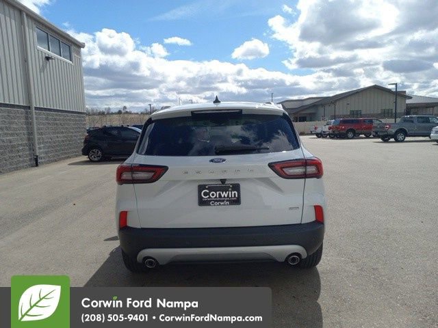 New 2025 Ford Escape SE image 4