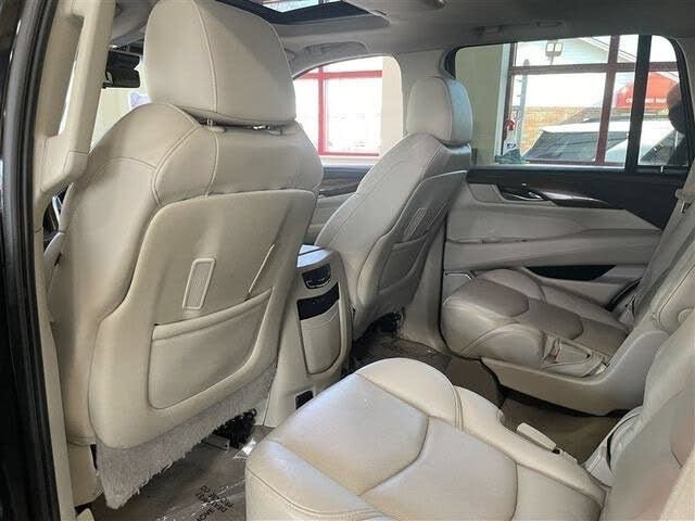 Used 2020 Cadillac Escalade Luxury AWD/4WD image 31