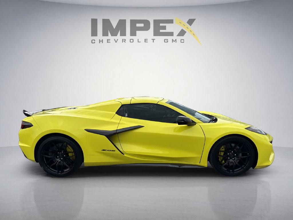 Used 2024 Chevrolet Corvette Z06 w/ Stealth Interior Trim Package RWD image 6