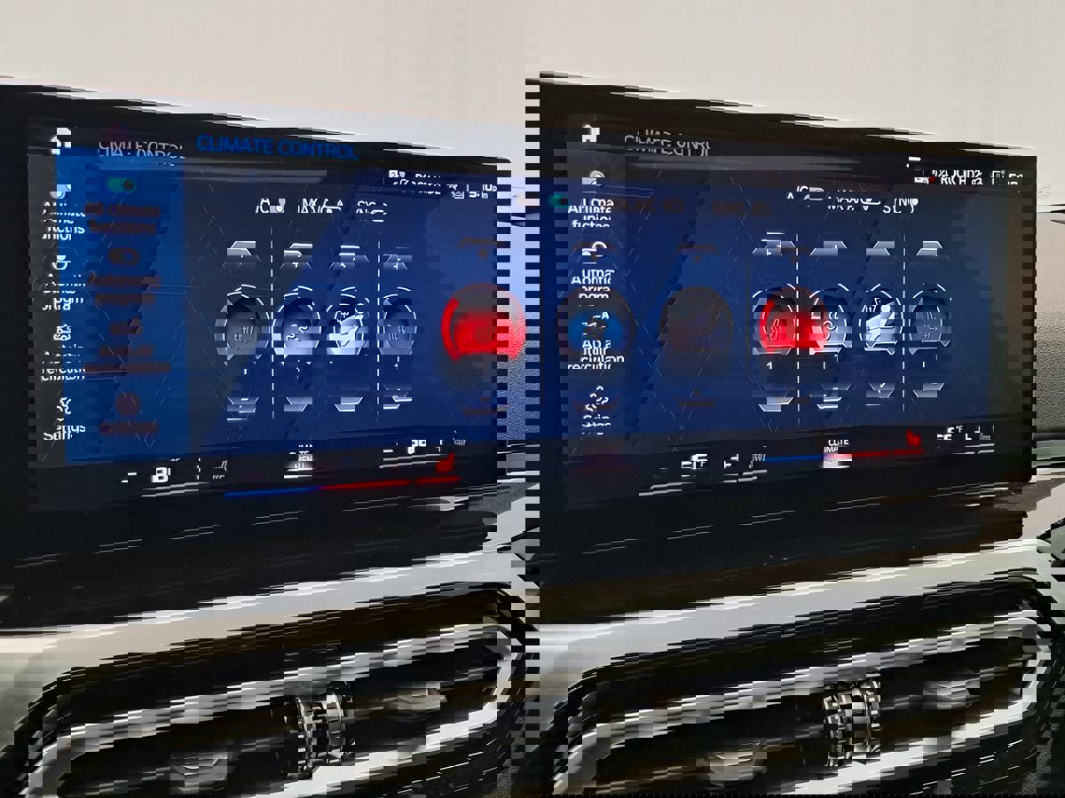 Used 2024 BMW M2 w/ Lighting Package image 28