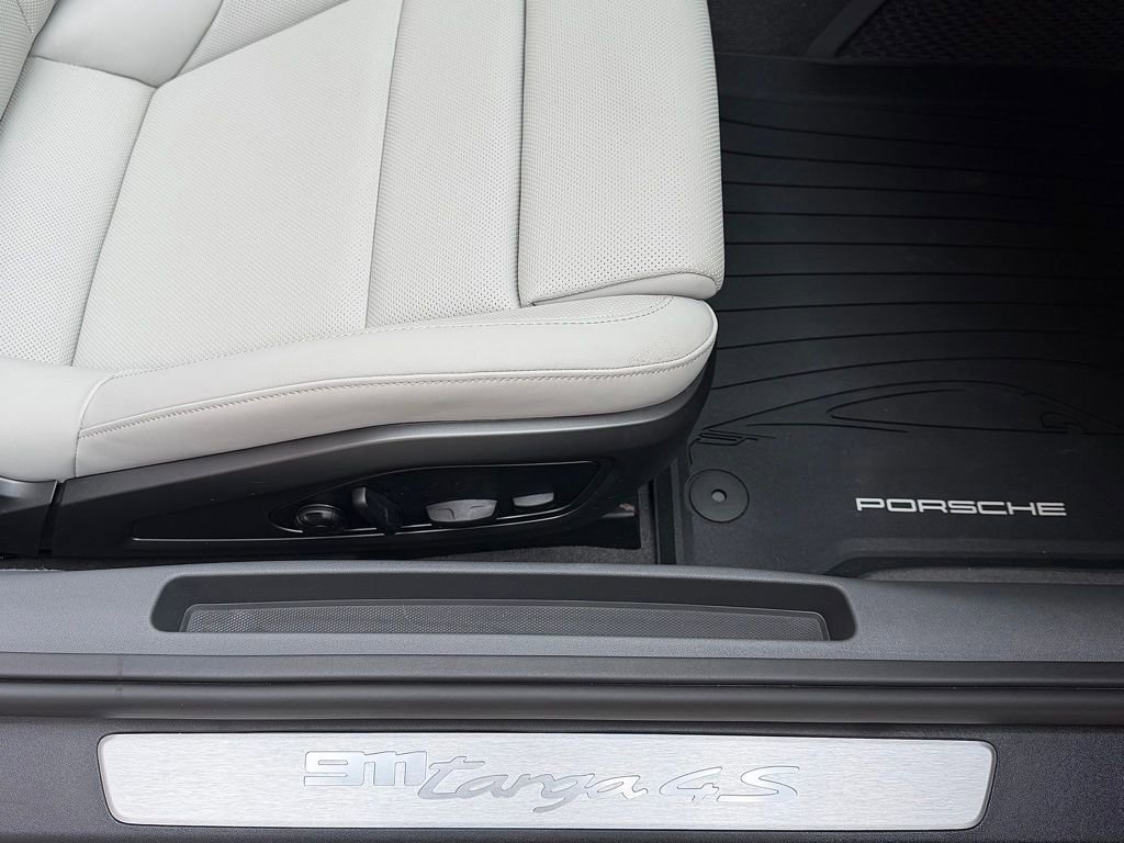 Certified 2024 Porsche 911 Targa 4S w/ Premium Package image 24