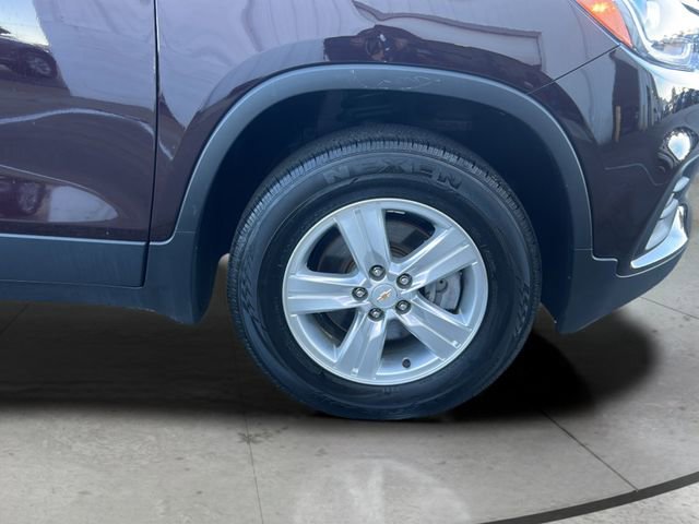 Used 2022 Chevrolet Trax LT w/ Driver Confidence Package AWD/4WD image 30