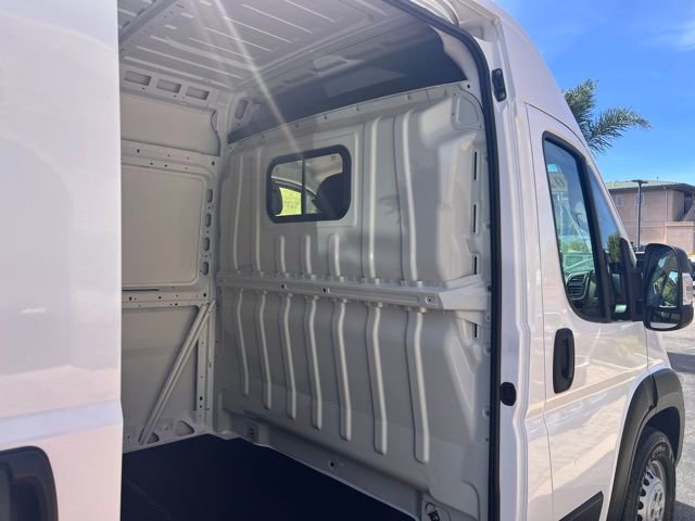 Used 2025 RAM ProMaster 3500 FWD image 9