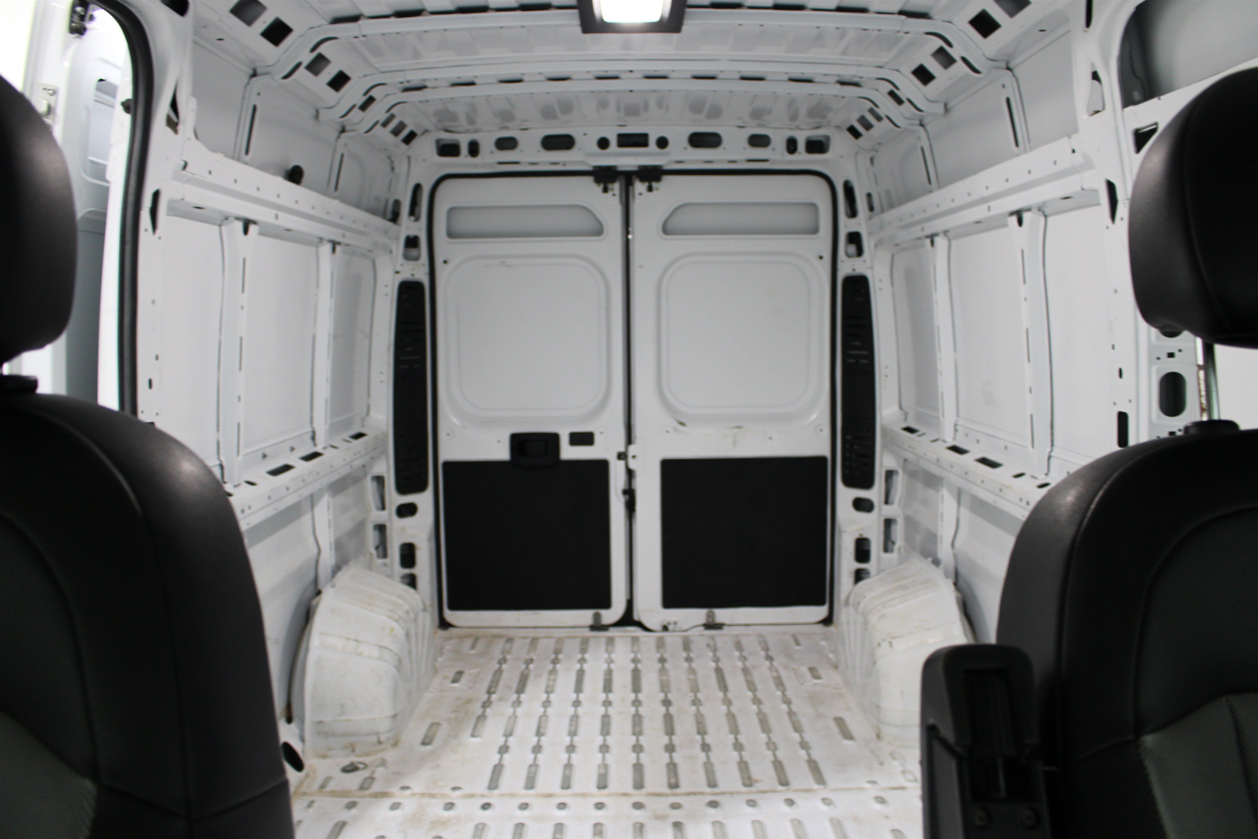 Used 2025 RAM ProMaster 2500 w/ Convenience Group FWD image 19