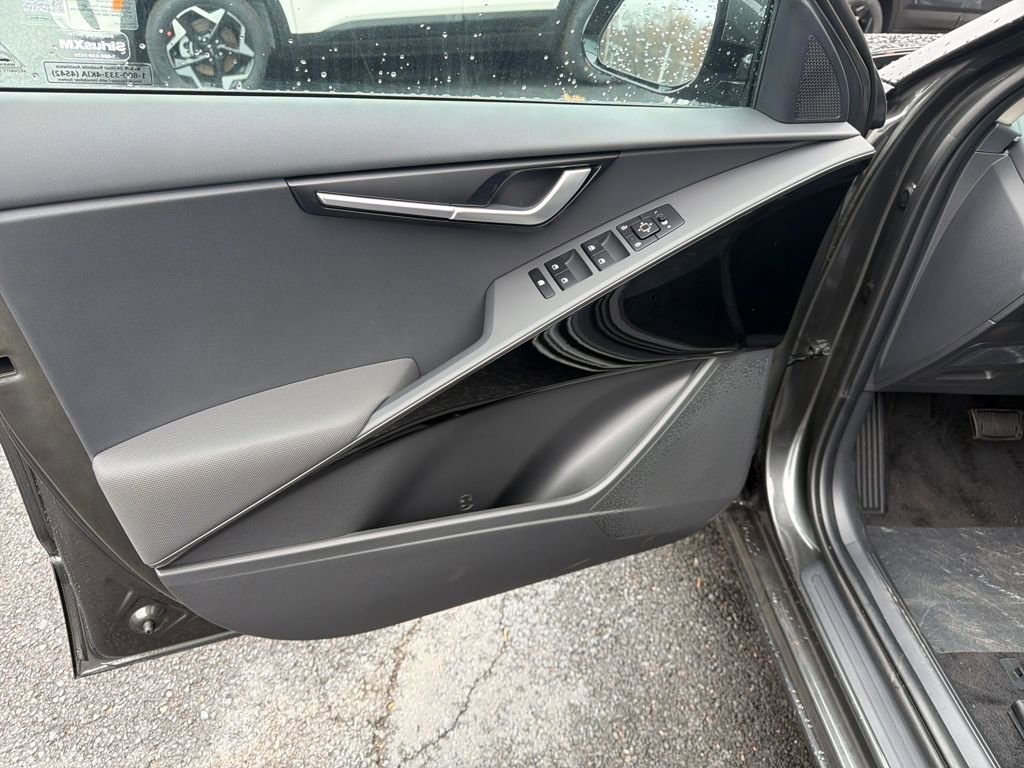 New 2025 Kia Niro Wind image 10