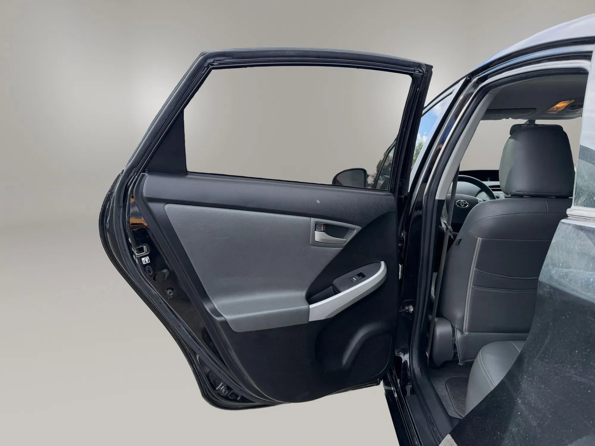 Used 2014 Toyota Prius Two image 30