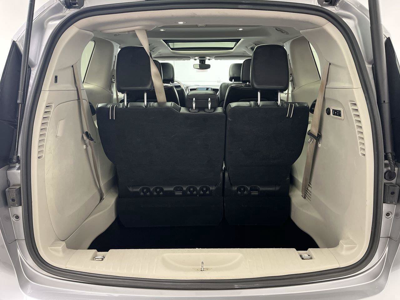 Used 2018 Chrysler Pacifica Limited FWD image 30