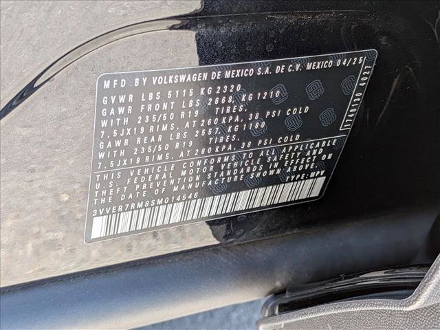 Used 2025 Volkswagen Tiguan SE AWD/4WD image 23