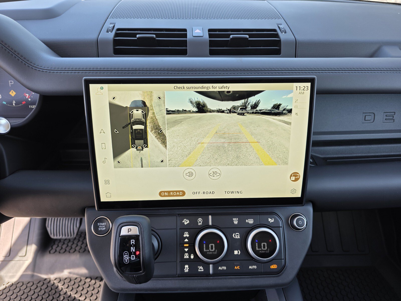 Used 2026 Land Rover Defender 110 X-Dynamic SE AWD/4WD image 18