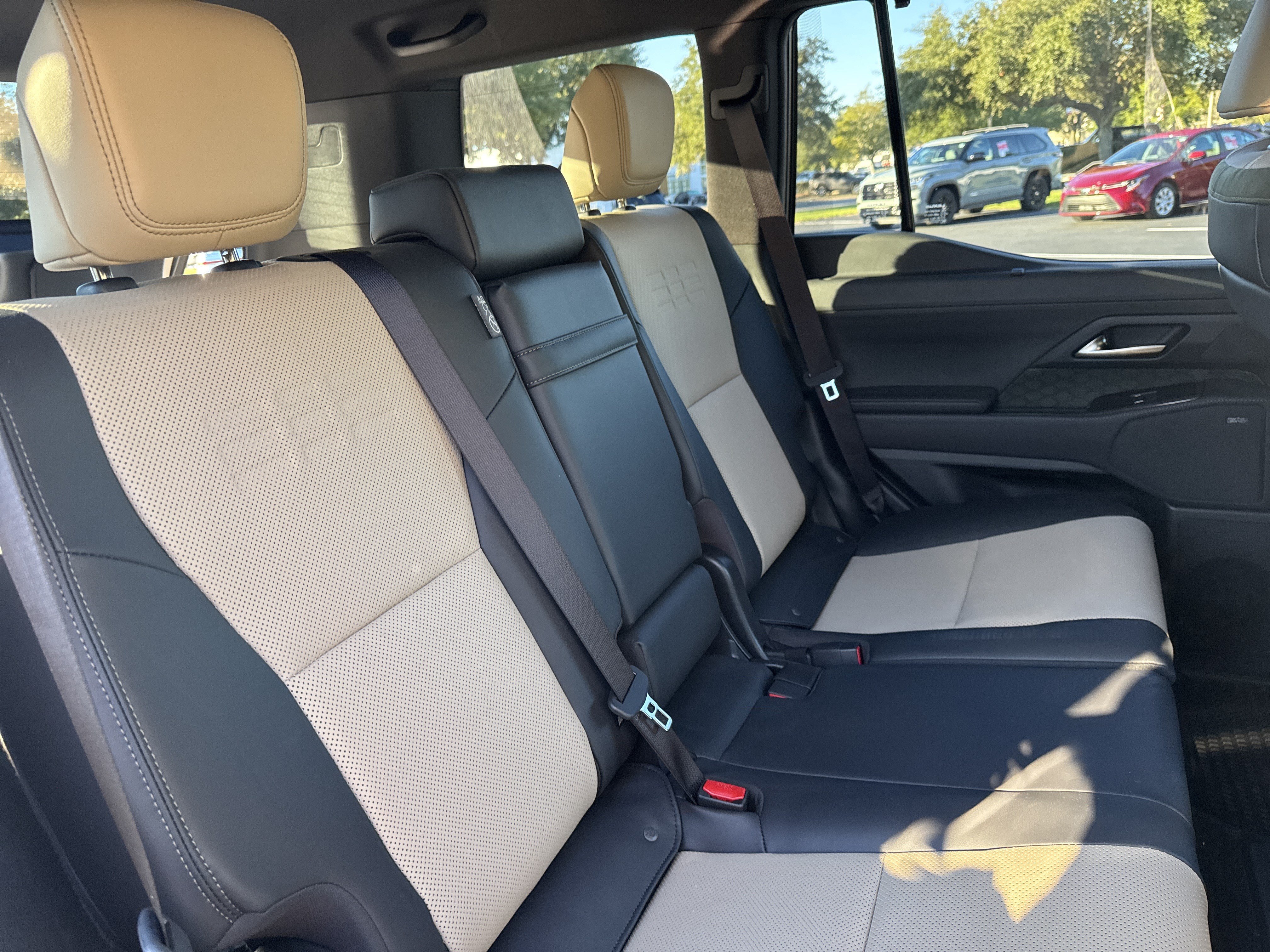 Used 2026 Lexus GX 550 AWD/4WD image 30