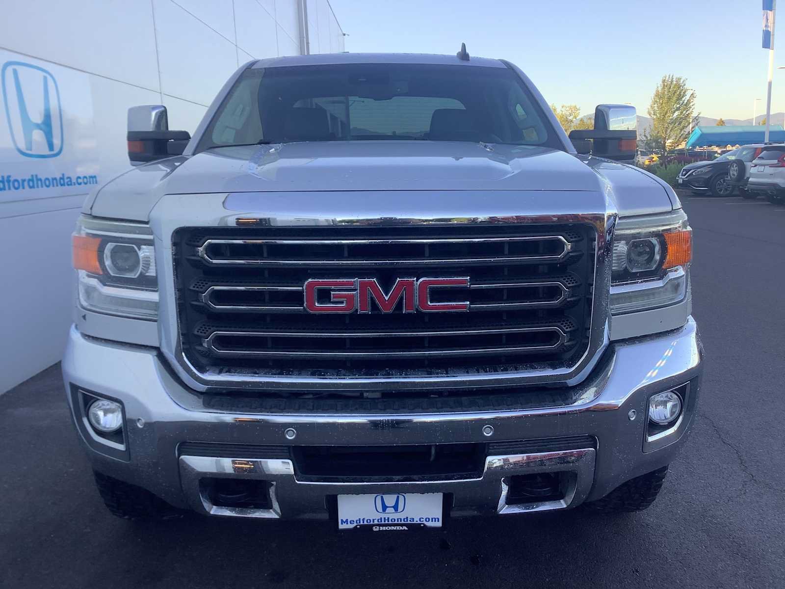 Used 2016 GMC Sierra 2500 SLT w/ Duramax Plus Package AWD/4WD image 9