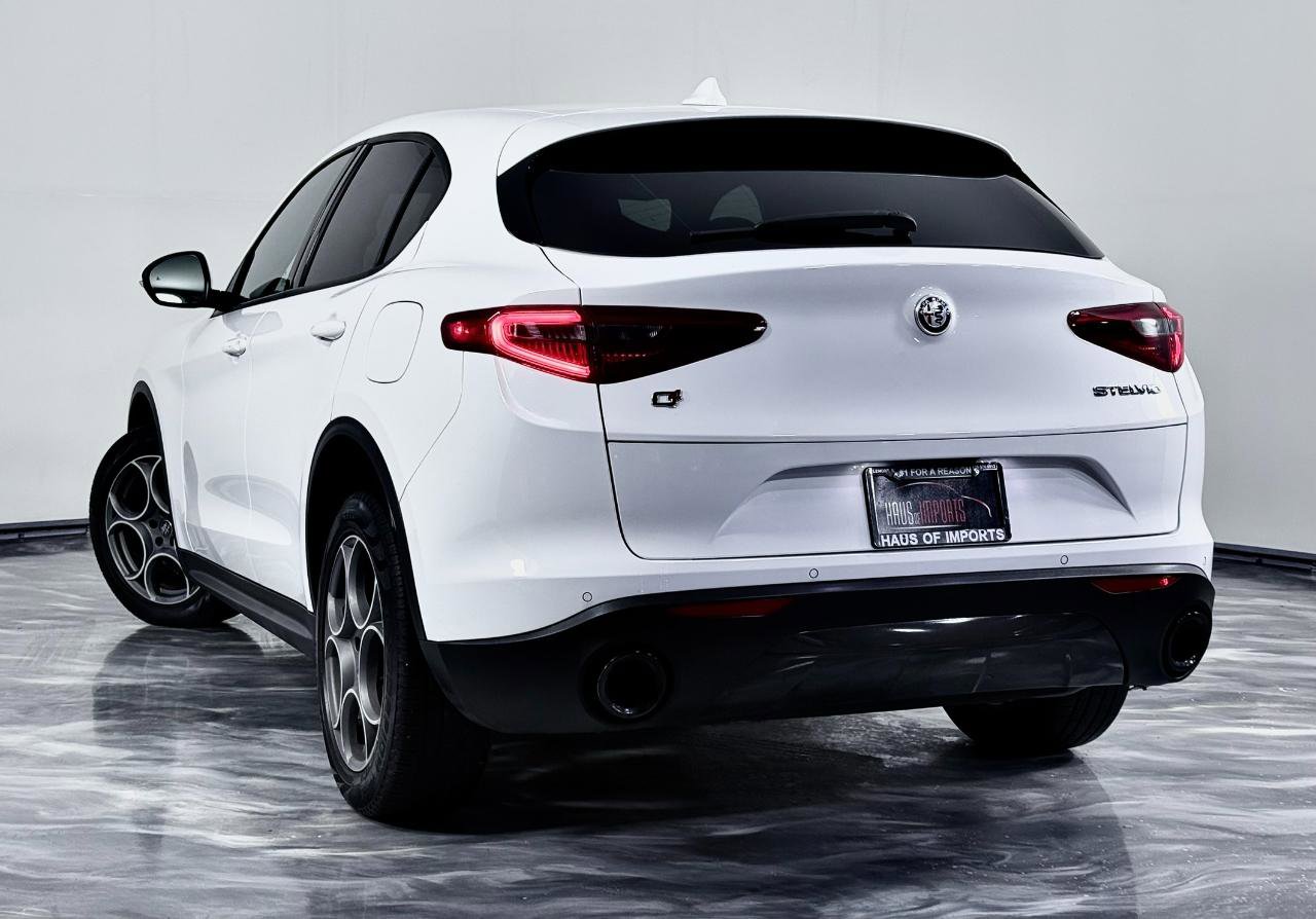 Used 2023 Alfa Romeo Stelvio Sprint AWD/4WD image 9