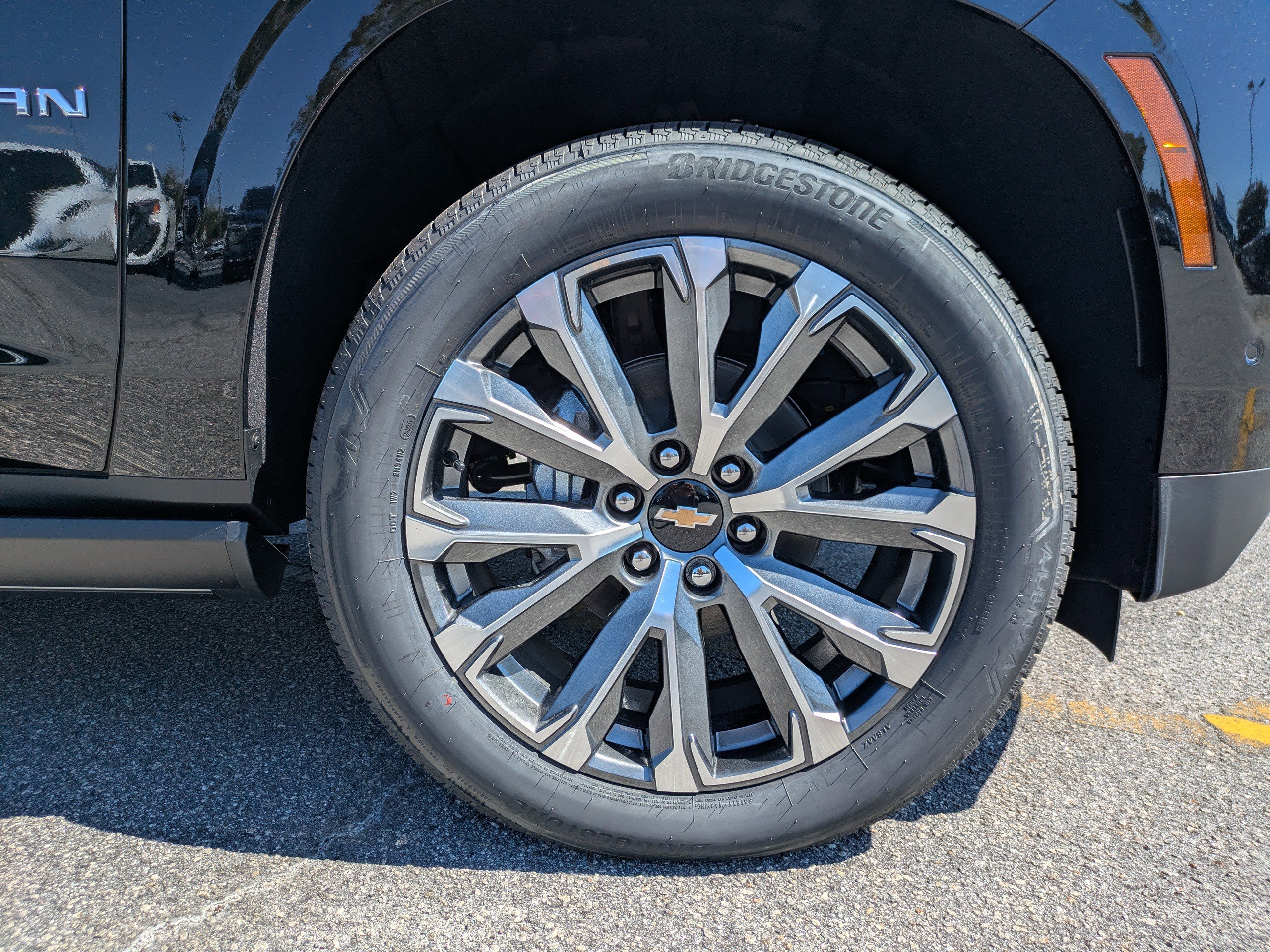 New 2026 Chevrolet Suburban High Country image 11