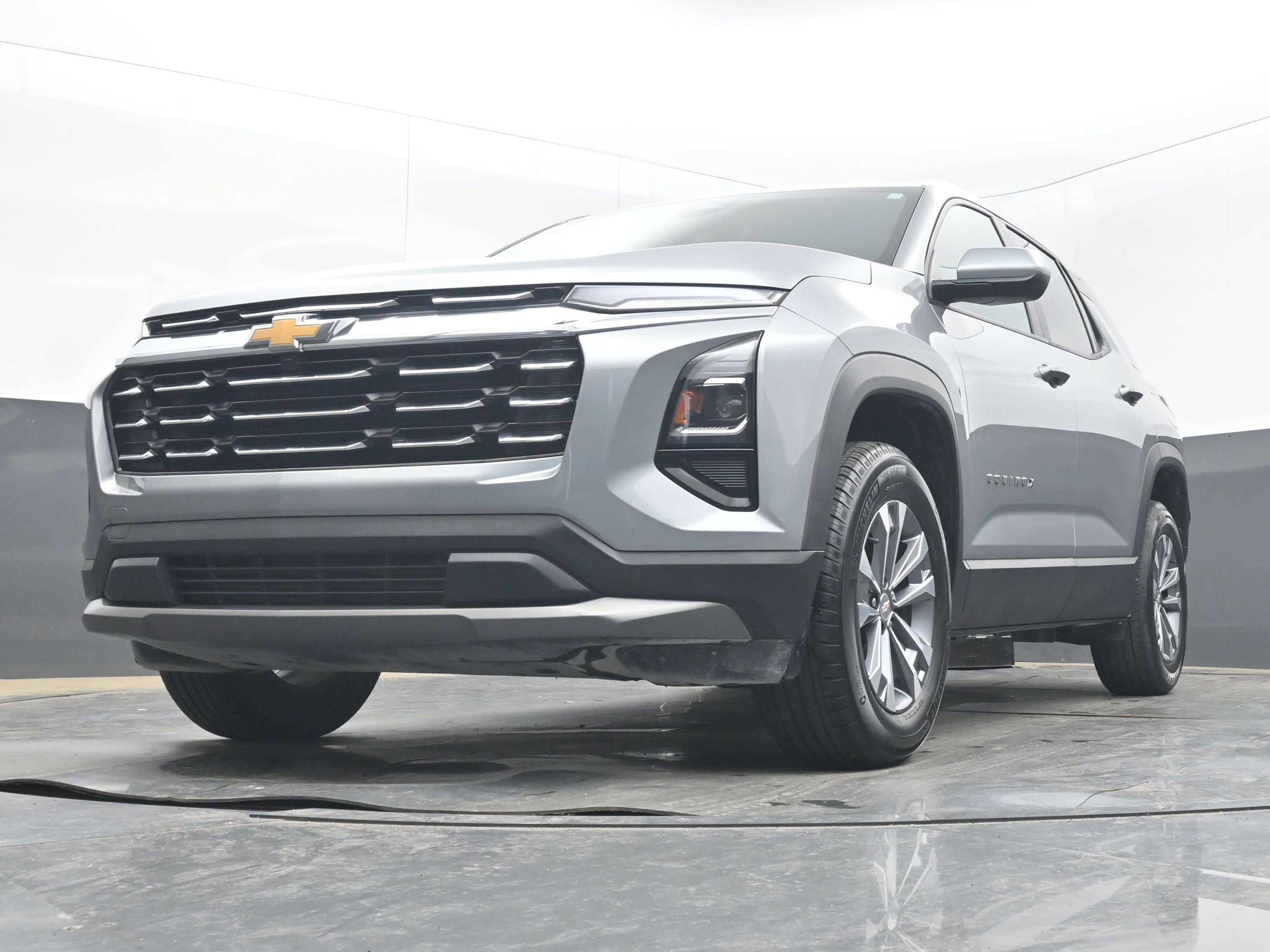 Used 2025 Chevrolet Equinox LT AWD/4WD image 22