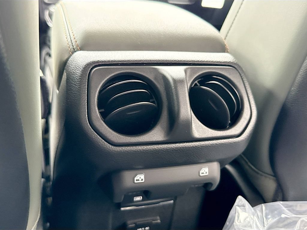 Used 2025 Jeep Gladiator Mojave w/ Safety Group AWD/4WD image 28