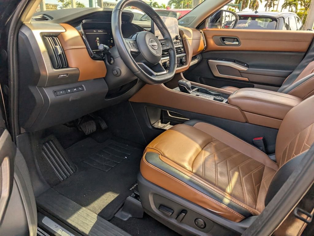 Used 2023 Nissan Pathfinder Platinum w/ Cargo Package image 11