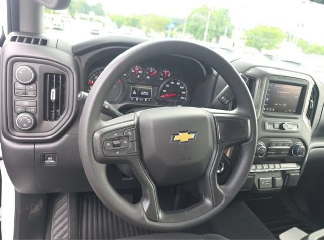 New 2026 Chevrolet Silverado 1500 Custom w/ Turbomax Blackout Package AWD/4WD image 15