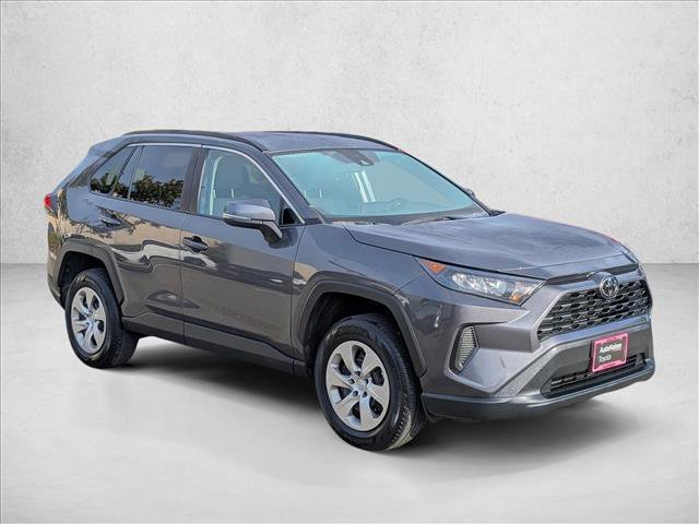 Used 2021 Toyota RAV4 LE image 3
