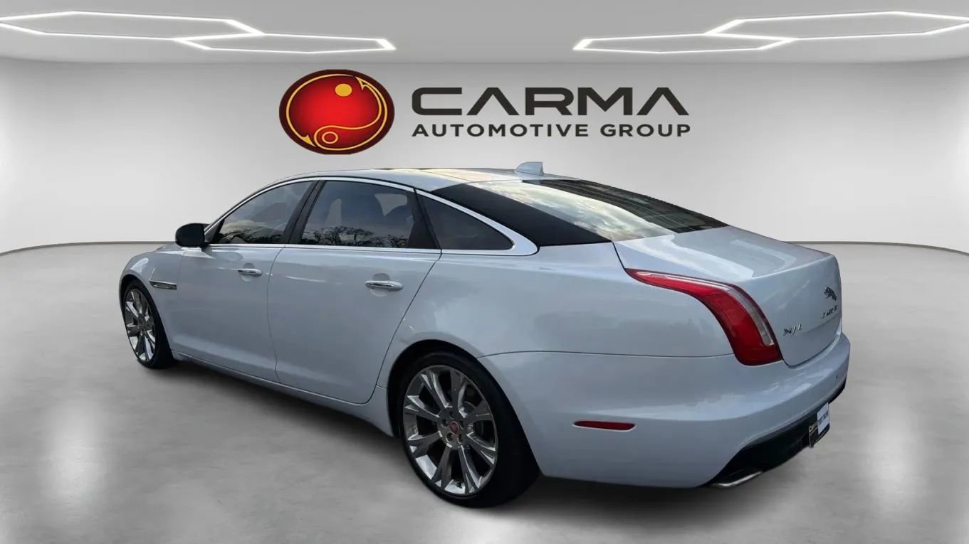 Used 2016 Jaguar XJ L Portfolio RWD image 3