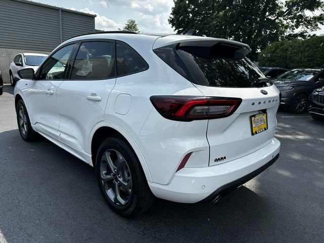 Certified 2023 Ford Escape ST-Line w/ Tech Pack #1 AWD/4WD image 7