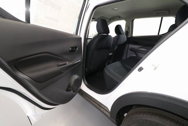 New 2025 Nissan Kicks Play S image 17