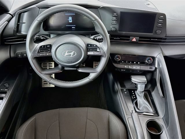 Certified 2025 Hyundai Elantra Sport FWD image 23
