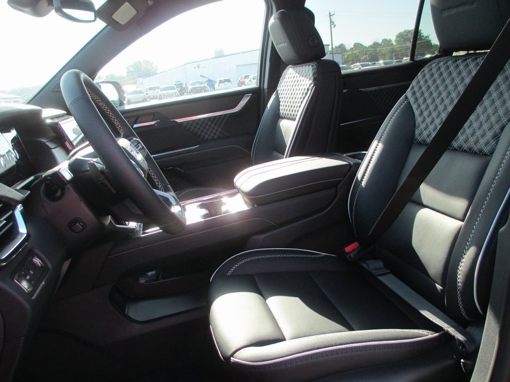 New 2025 GMC Acadia Denali image 16