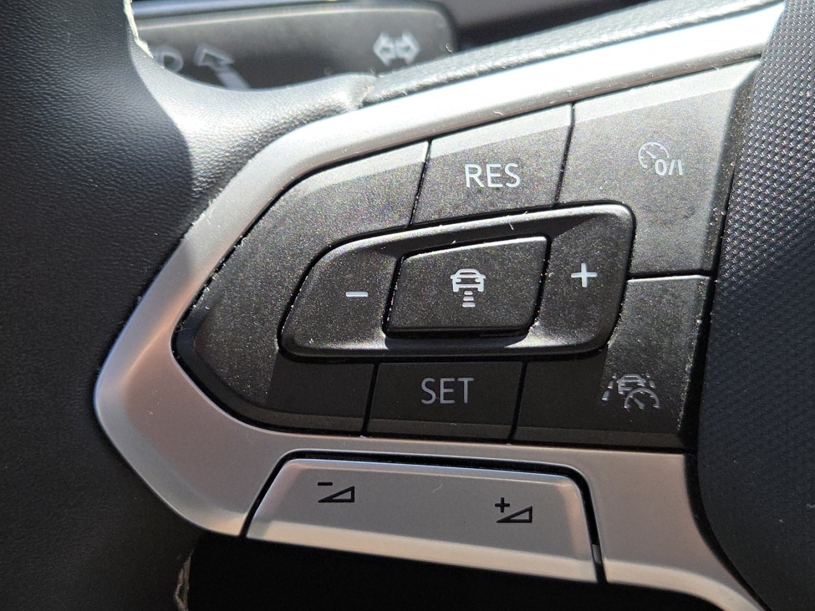 Used 2021 Volkswagen Atlas SEL Premium AWD/4WD image 14
