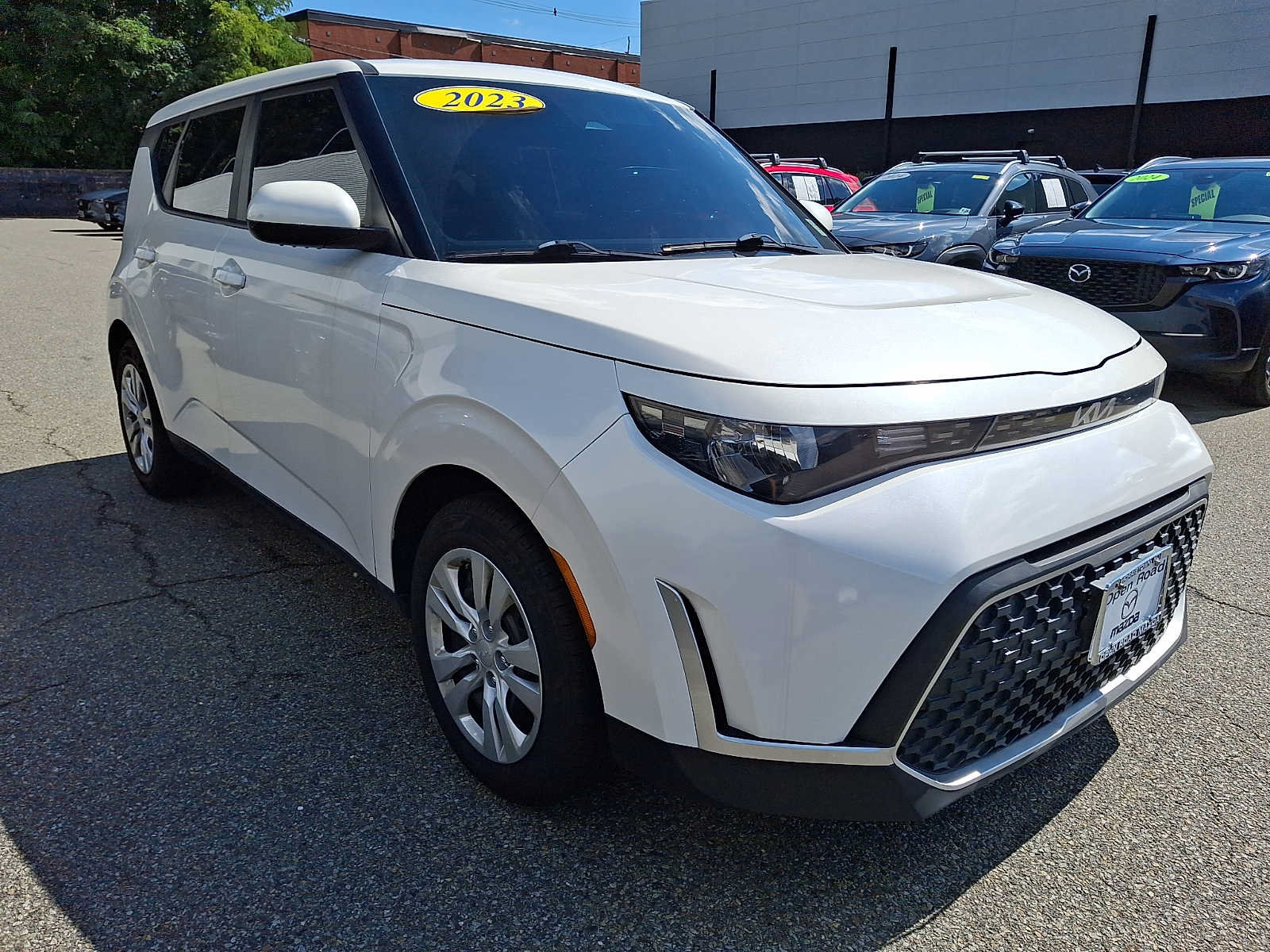 Used 2023 Kia Soul LX FWD image 3