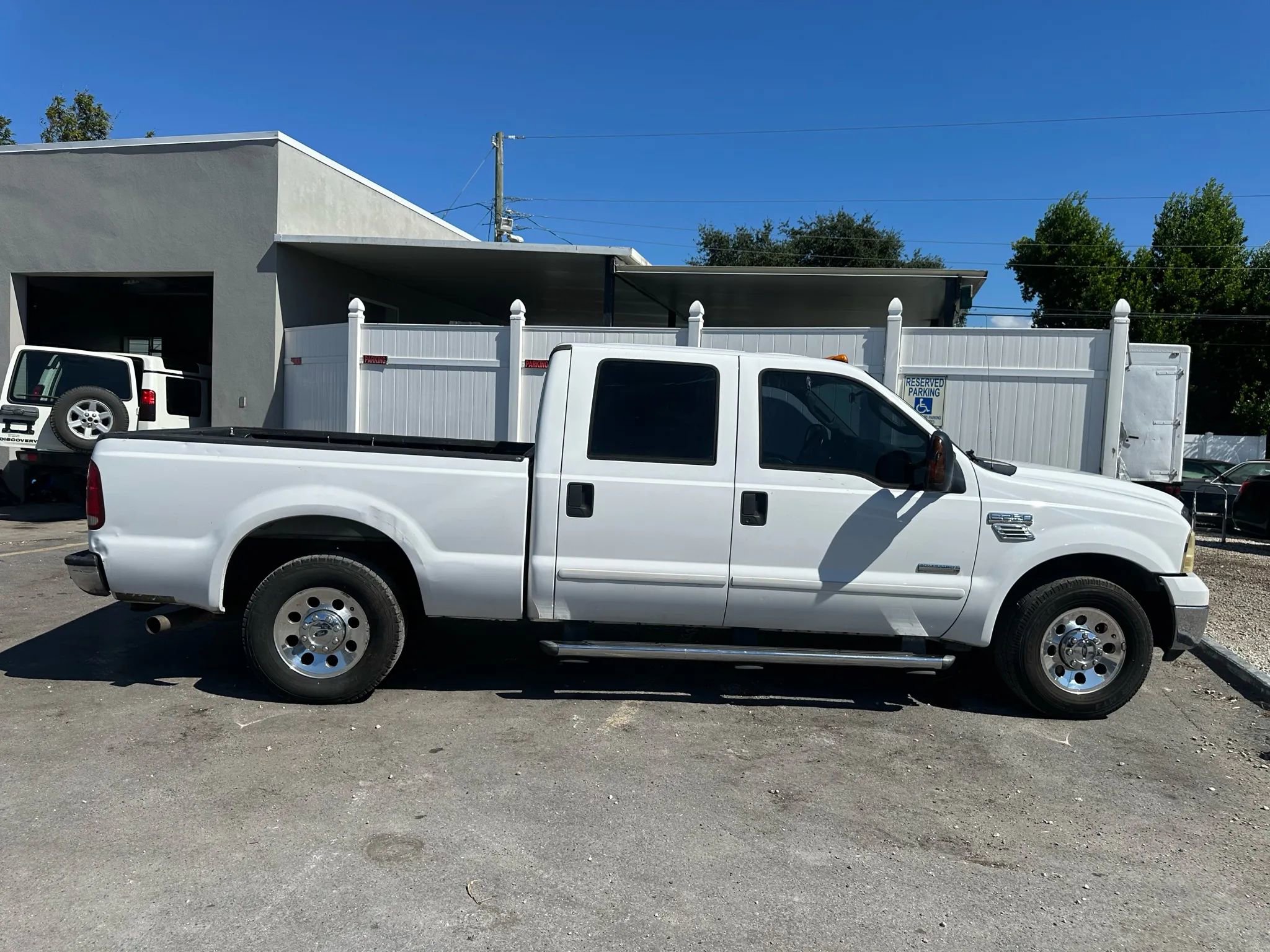 Used 2005 Ford F250 XLT image 2