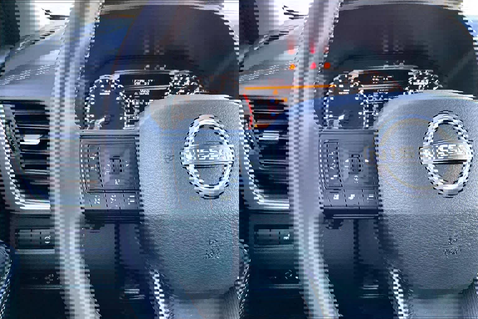 Used 2025 Nissan Rogue SV image 21