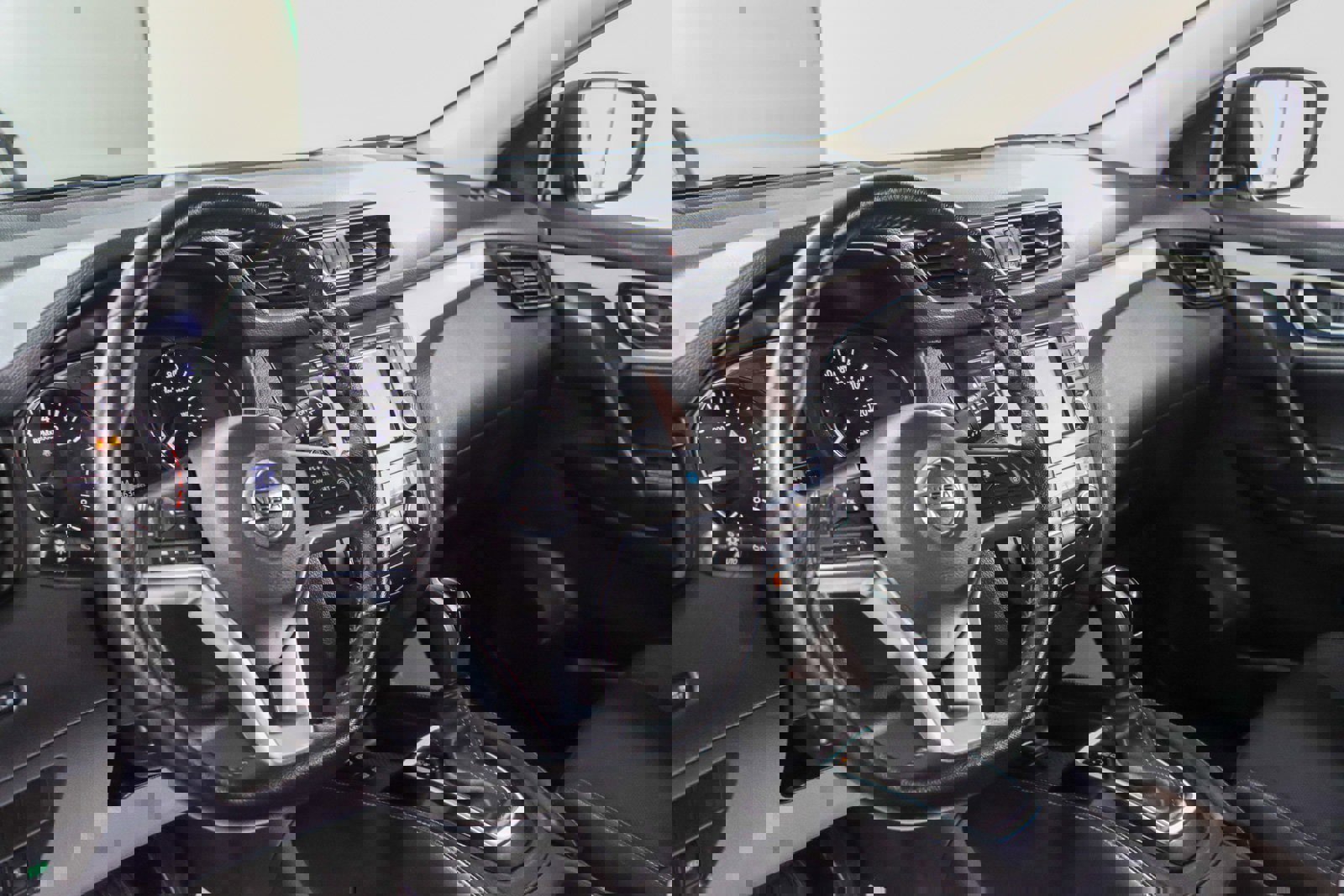 Used 2020 Nissan Rogue Sport SL image 22