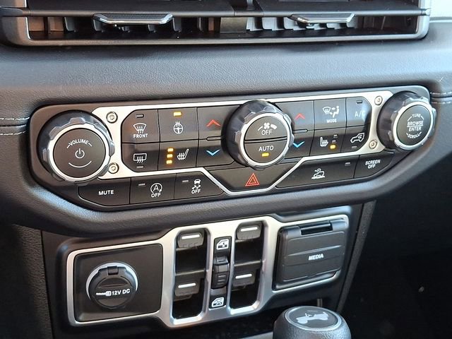 Used 2024 Jeep Wrangler Sahara w/ Technology Group image 16