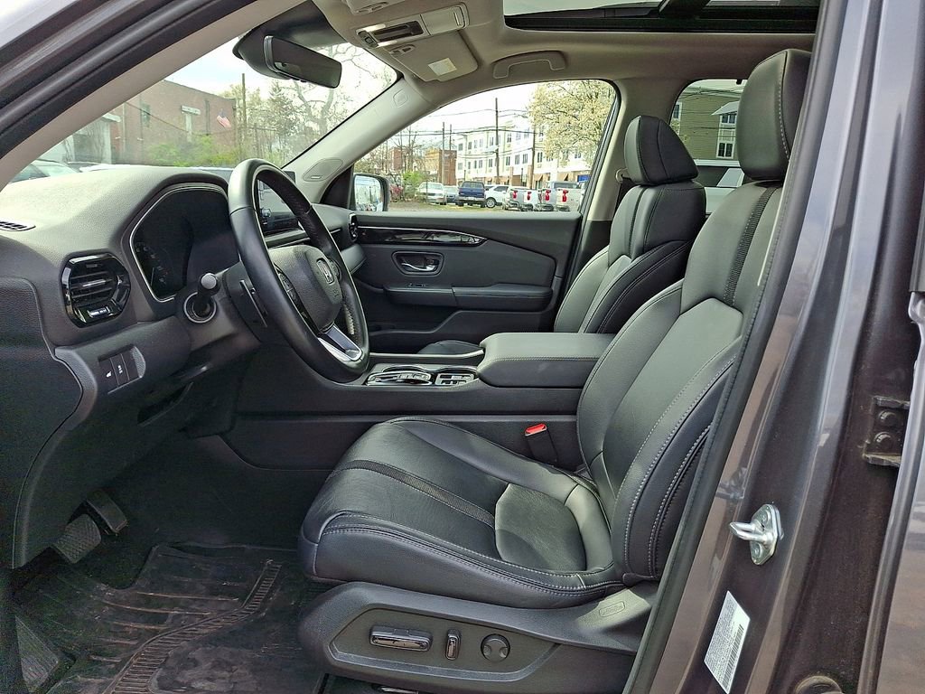 Used 2023 Honda Pilot Touring image 12
