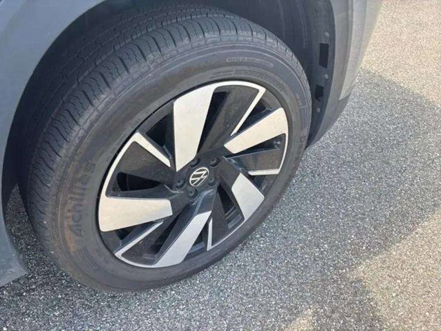 Used 2024 Volkswagen Atlas Cross Sport SE image 21