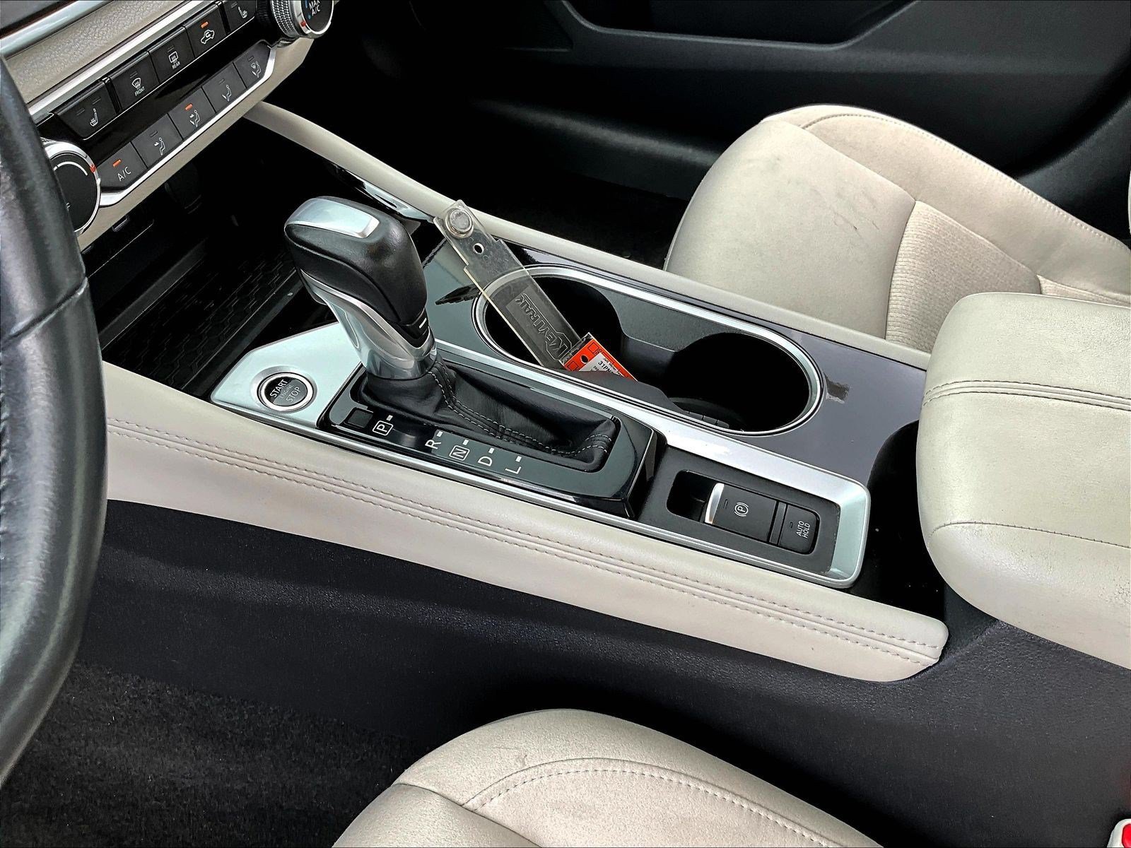 Used 2023 Nissan Altima 2.5 SV w/ SV Premium Package FWD image 18