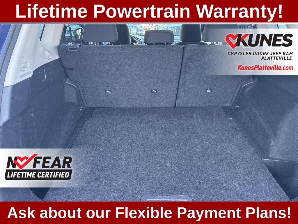 Used 2023 Nissan Rogue S image 24