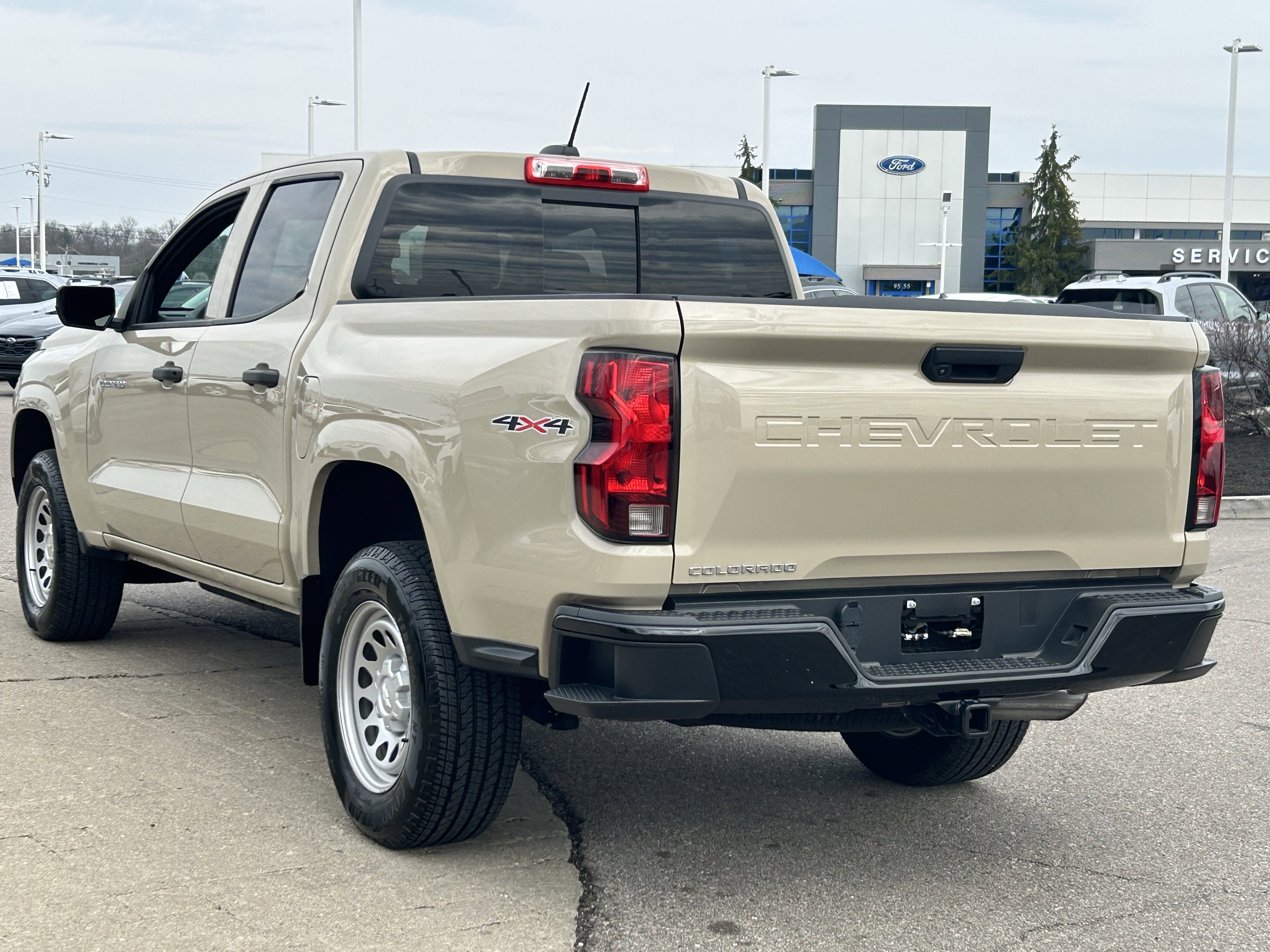 Used 2023 Chevrolet Colorado W/T image 5