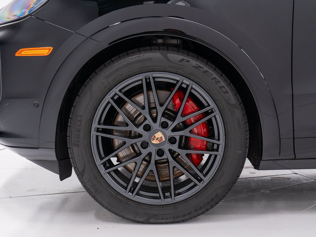 Certified 2026 Porsche Cayenne GTS AWD/4WD image 41