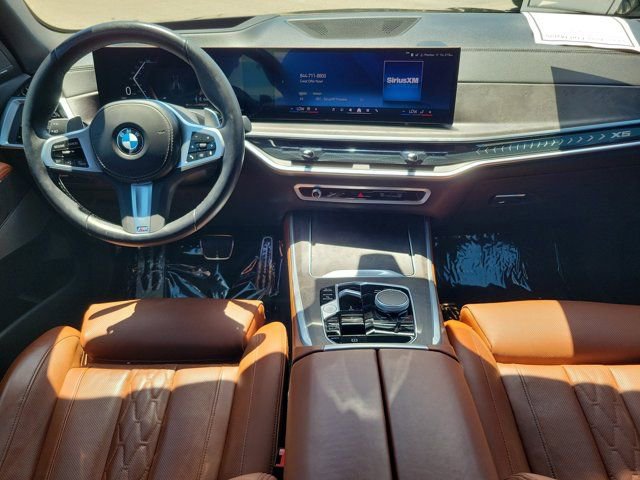 Used 2024 BMW X5 sDrive40i w/ M Sport Package RWD image 2