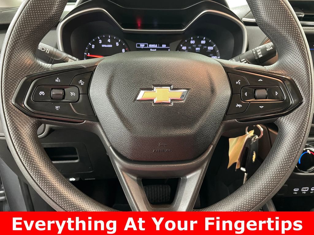 Used 2021 Chevrolet TrailBlazer LS FWD image 3