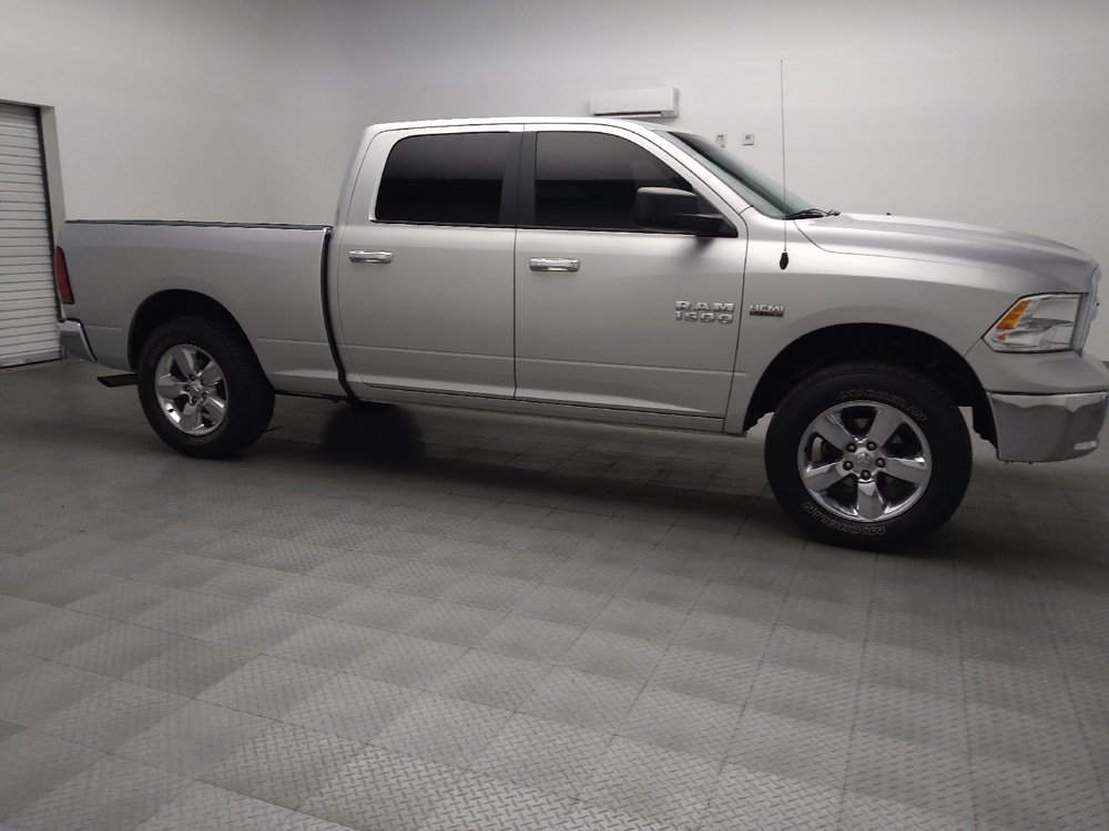 Used 2017 RAM 1500 Classic SLT AWD/4WD image 11