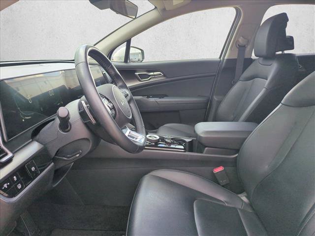 Used 2025 Kia Sportage EX AWD/4WD image 16